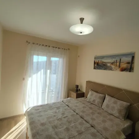 Apartament Kvart 2 *